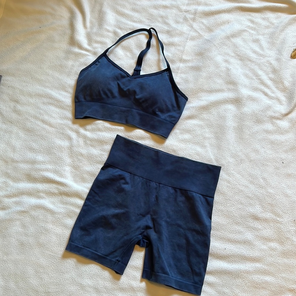 Gym bra & shorts set